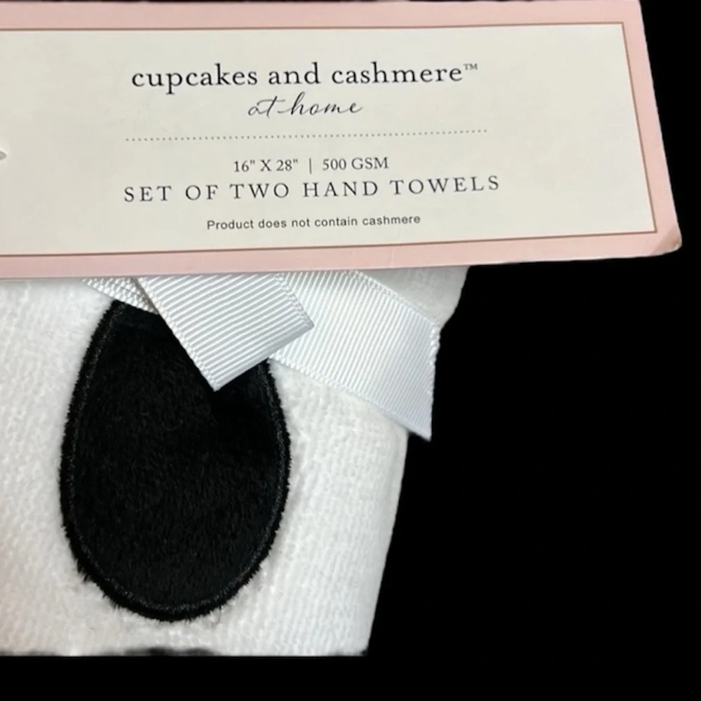 Cupcakes & Cashmere - ‘Ghost’ Hand Towels (2). NWT Firm! Last one!